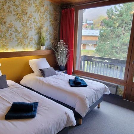 Hotel La Rua Albiez-Montrond Ngoại thất bức ảnh